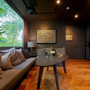 Holiday home ギャラリーホテル 「distortion ９」